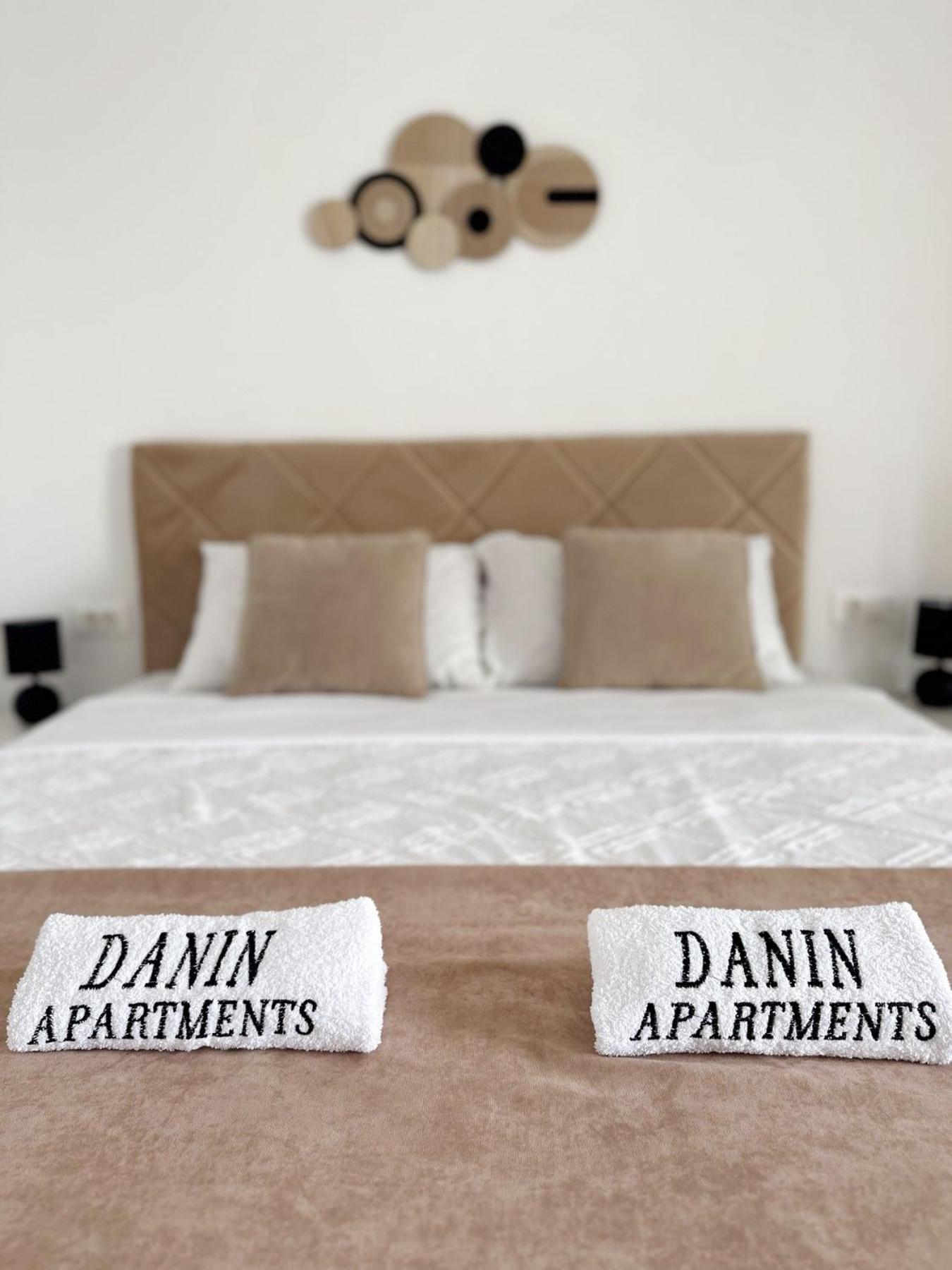 Danin Apartmani Bar Eksteriør billede