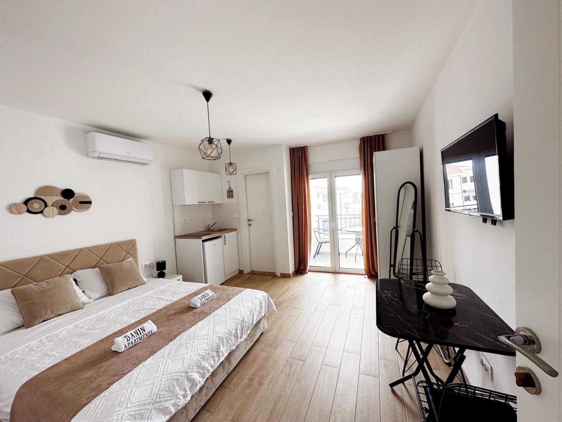 Danin Apartmani Bar Eksteriør billede